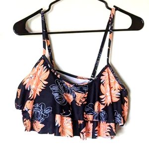 NWT SHEIN Ruffle Swimsuit Top